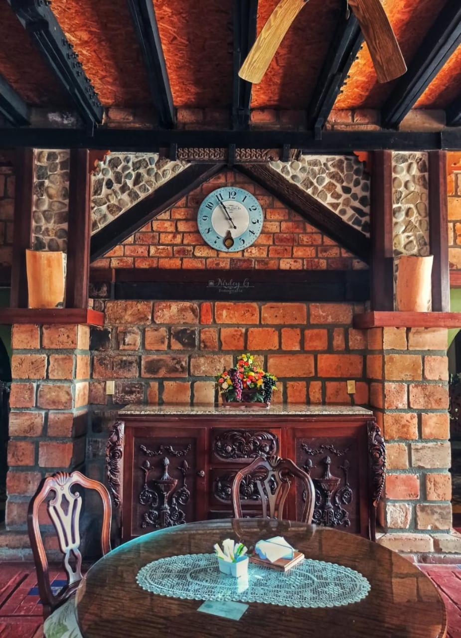 Hosteria De La Plaza Menor Santa Fe de Antioquia Εξωτερικό φωτογραφία