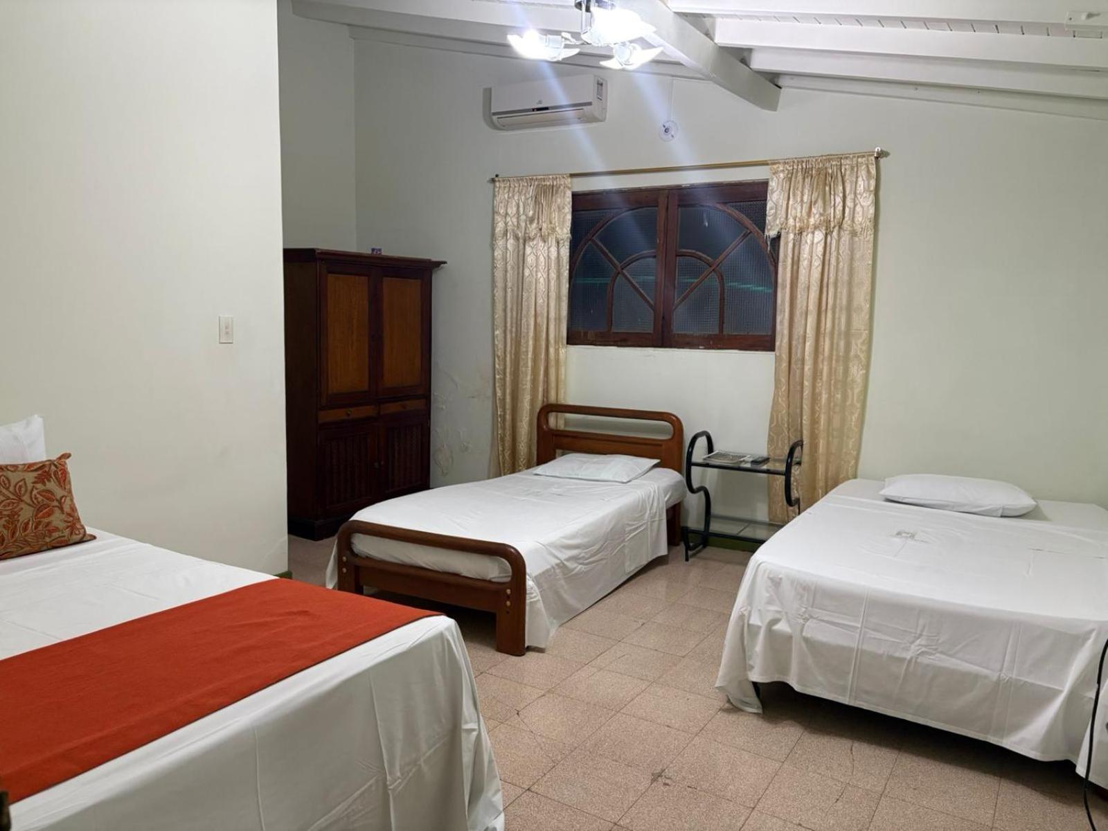 Hosteria De La Plaza Menor Santa Fe de Antioquia Εξωτερικό φωτογραφία
