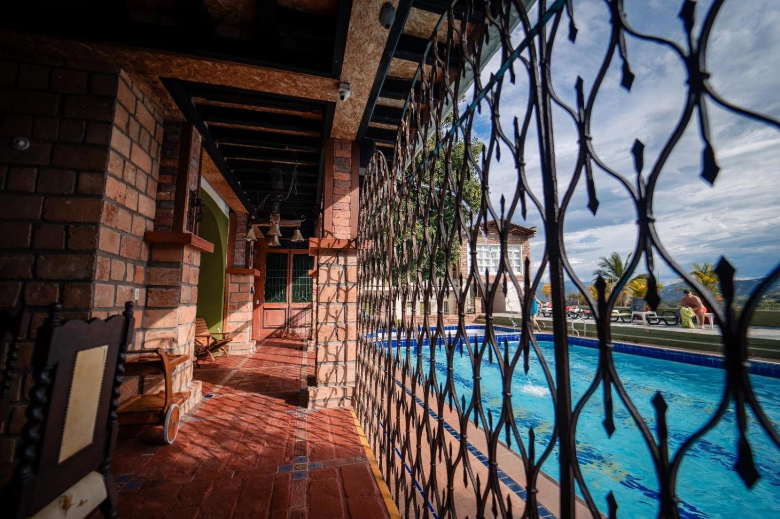 Hosteria De La Plaza Menor Santa Fe de Antioquia Εξωτερικό φωτογραφία